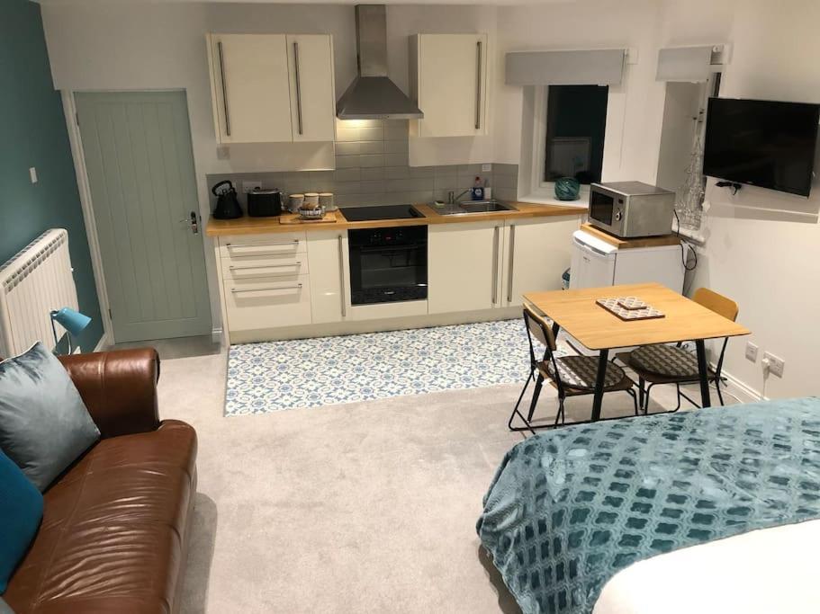 Hideaway Between Coast And Moors In A Beautiful Village Apartment Sleights Екстериор снимка