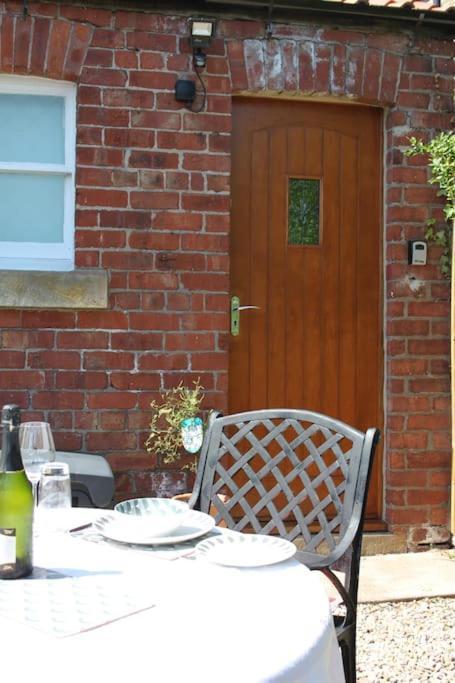 Hideaway Between Coast And Moors In A Beautiful Village Apartment Sleights Екстериор снимка