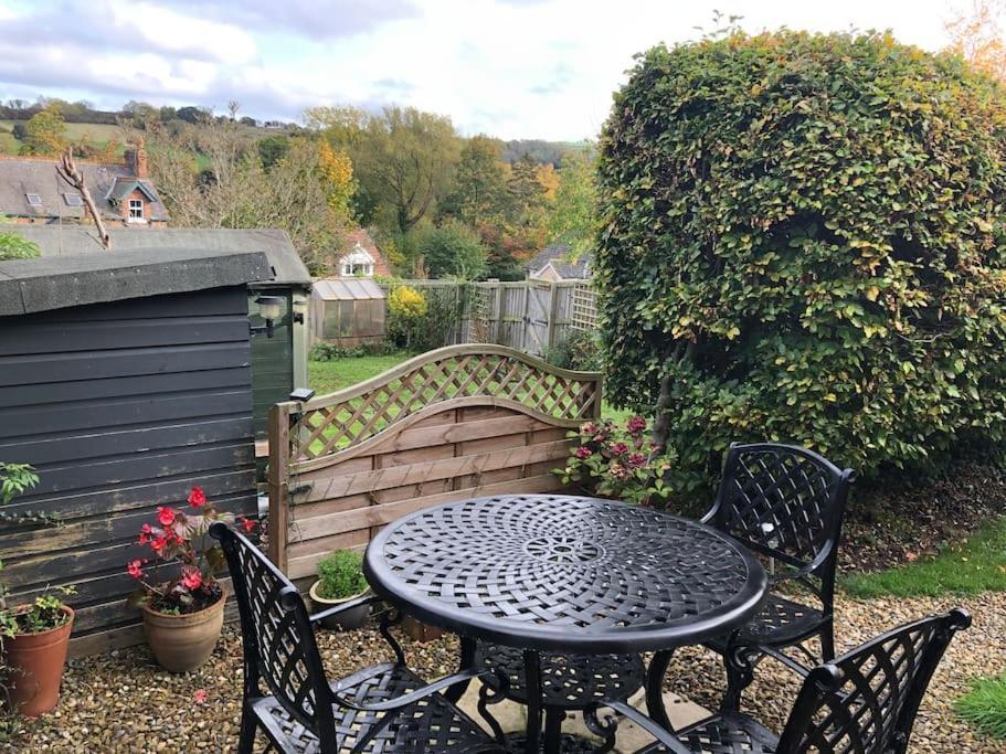 Hideaway Between Coast And Moors In A Beautiful Village Apartment Sleights Екстериор снимка